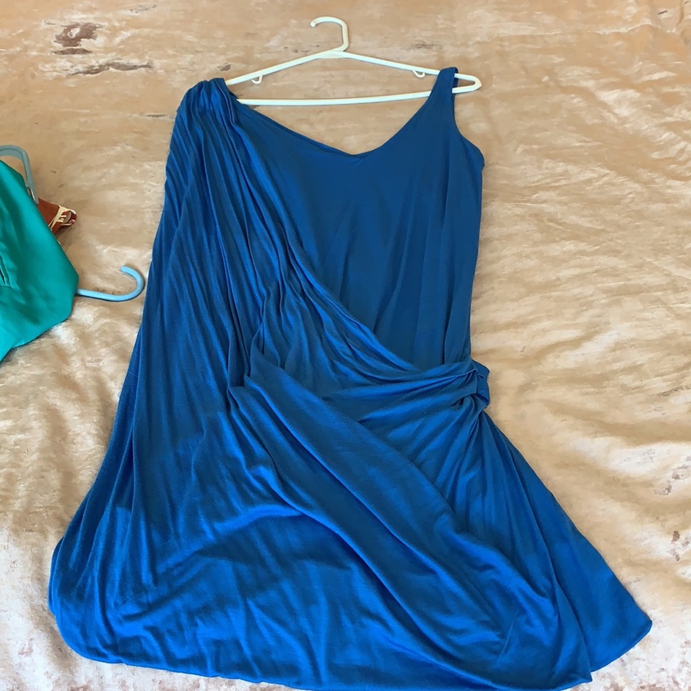 Dress. - Picture 2 of 3